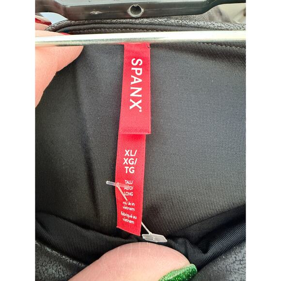 SPANX Faux Leather Leggings – Black – XL Tall – High Rise – Shaping Long Inseam - Picture 2 of 6